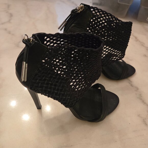 L.A.M.B. by Gwen Stefani Black Woven Mesh Heels with Back Zip - Picture 1 of 8